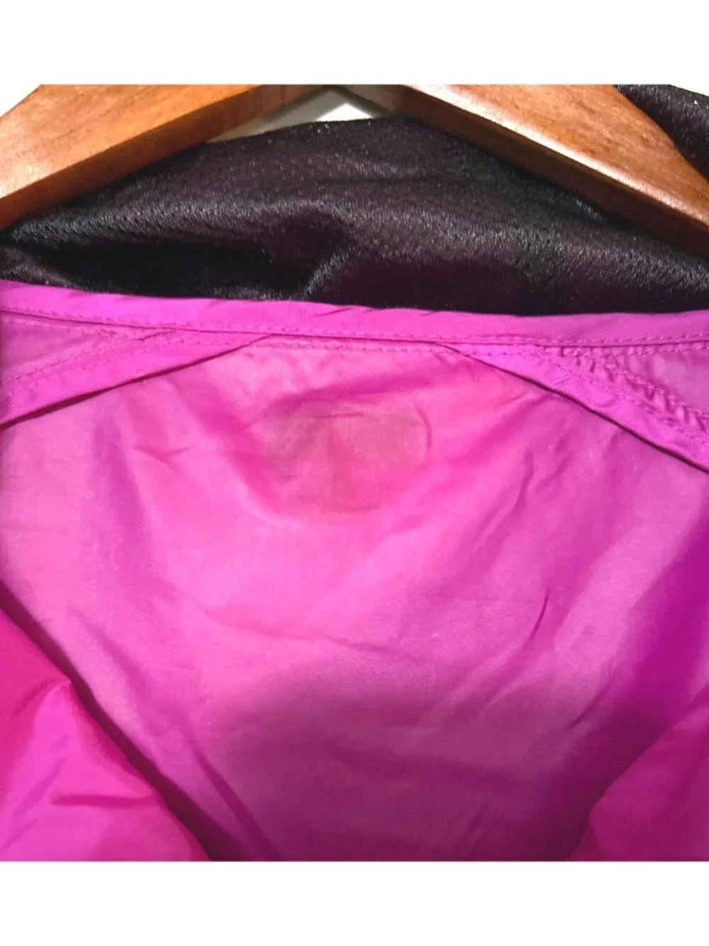 Fuchsia rain jacket Size Medium split back zip up with hood - Picture 2 of 3